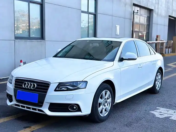 奥迪A4L 2011款 2.0 TFSI 标准型
