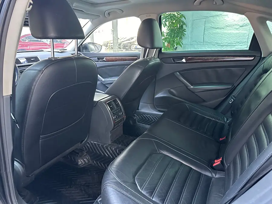 大众 帕萨特 2011款 1.8TSI DSG御尊版